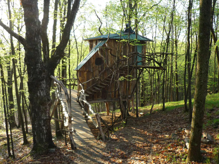 The Hermit Thrush Treehouse – West Pawlet  